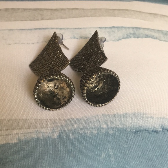 Earings - Picture 4 of 4